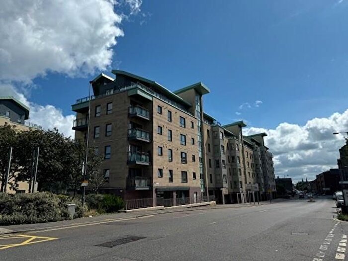 2 Bedroom Flat To Rent In Lindsay Road, Edinburgh, EH6