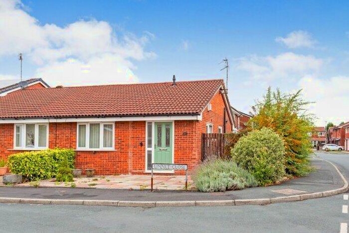 2 Bedroom Bungalow To Rent In Linnet Close, Manchester, M34