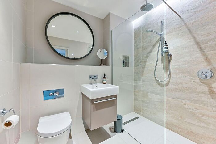 2 Bedroom Flat For Sale In Camley Street, King's Cross, London, N1C