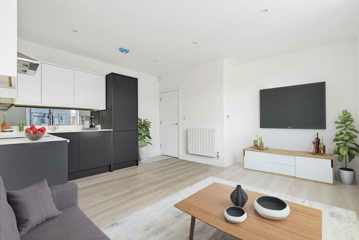 1 Bedroom Flat To Rent In Friary Place Strood, ME2