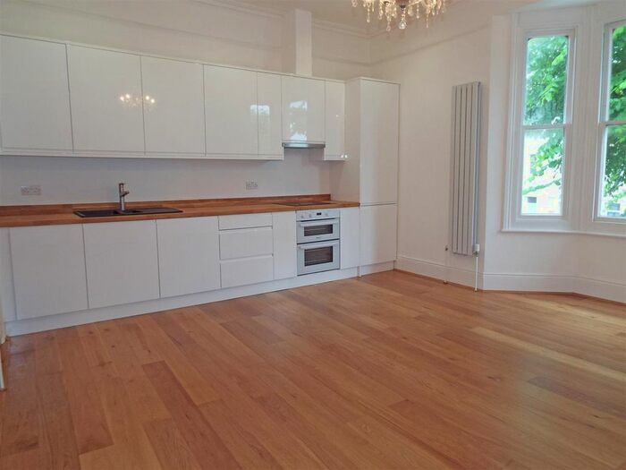 3 Bedroom Maisonette To Rent In Goldstone Villas, Hove, BN3