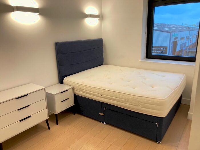 1 Bedroom Flat To Rent In New Horizons Court, Brentford, TW8