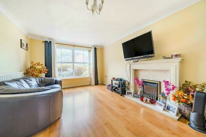 5 Bedroom Detached House To Rent In Neuman Crescent, Bracknell, RG12