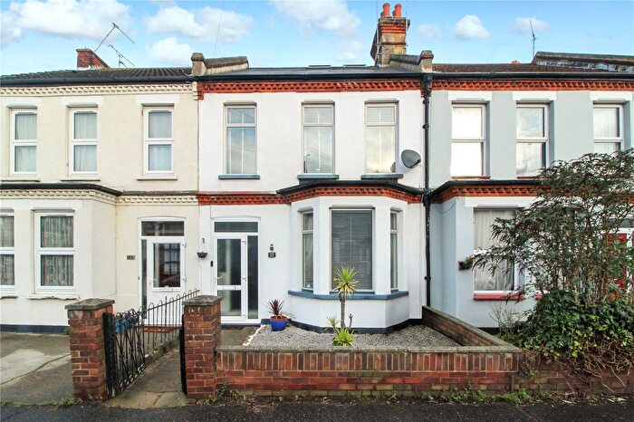 4 Bedroom Terraced House For Sale In South Avenue, Southend-On-Sea, Essex, SS2