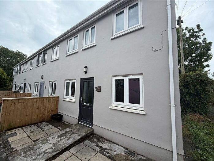 2 Bedroom Semi-Detached House To Rent In Forde Court, Kidwelly, SA17