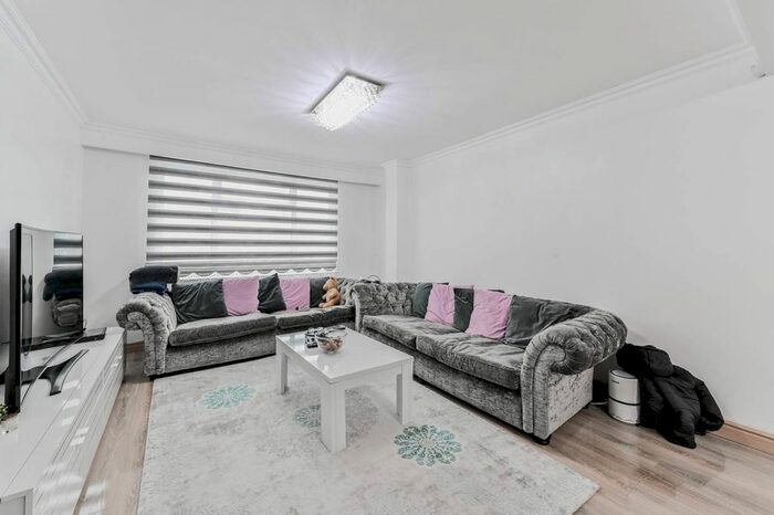 4 Bedroom Property To Rent In Bounds Green Road, Bounds Green, London, N22