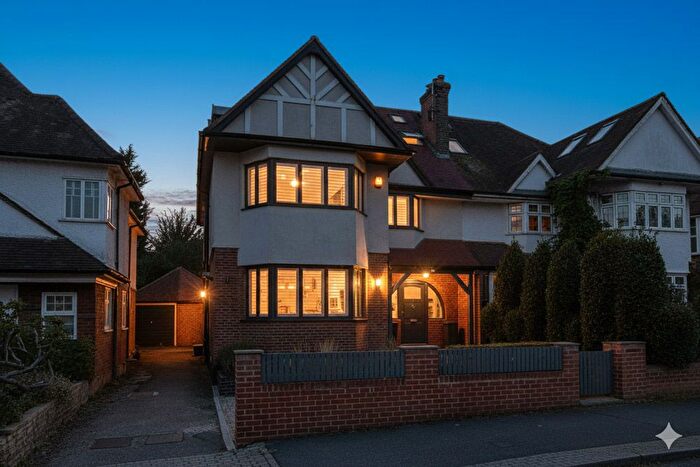 5 Bedroom Semi-Detached House For Sale In Lyndale Avenue, London, NW2