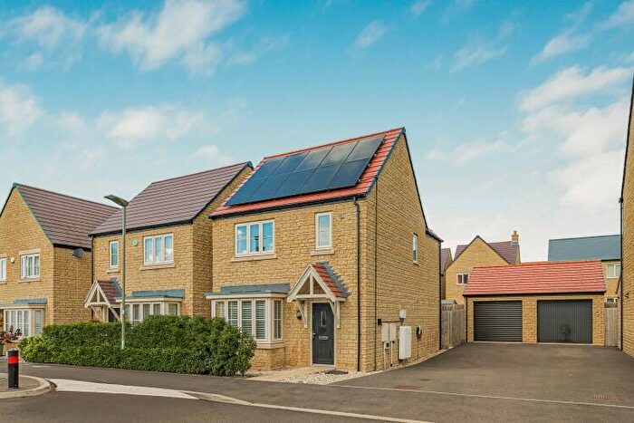 3 Bedroom Detached House To Rent In Spitfire Drive, Witney, OX29