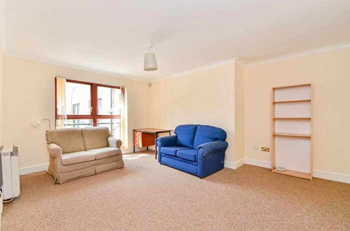 2 Bedroom Flat To Rent In Russell Place, Canada Water, London, SE16
