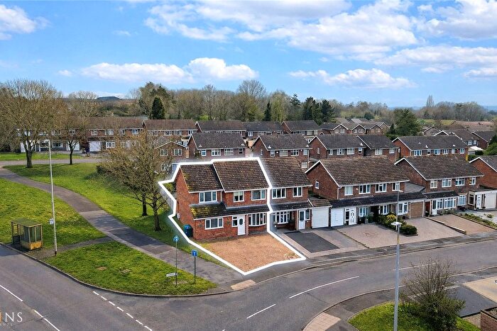 5 Bedroom Semi Detached House For Sale In Cornel, Tamworth, Staffordshire, B77