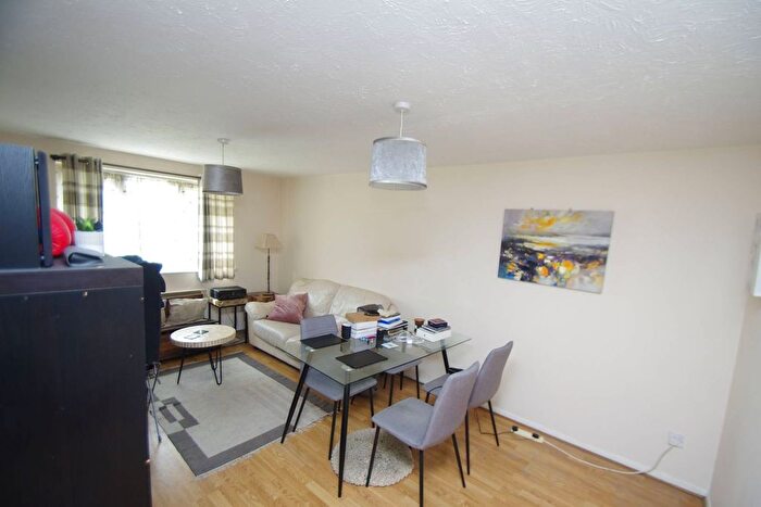 1 Bedroom Flat To Rent In , Watford, WD24
