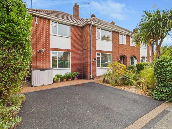 4 Bedroom Semi-Detached House For Sale In Garth Drive, Chester, CH2