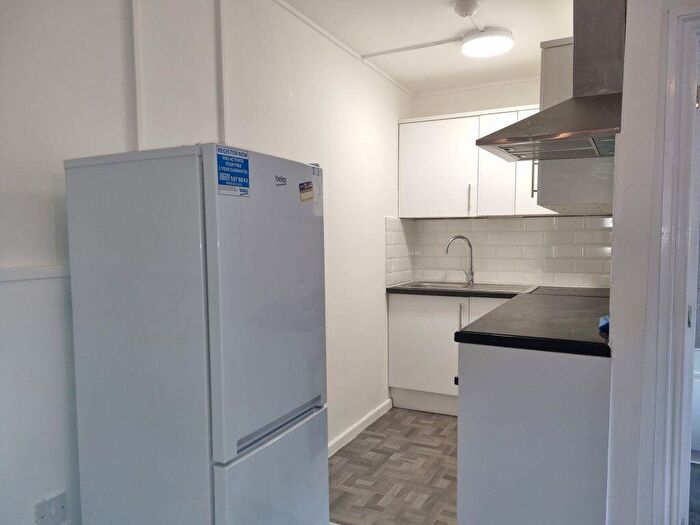 Studio To Rent In London Road, Headington, OX3