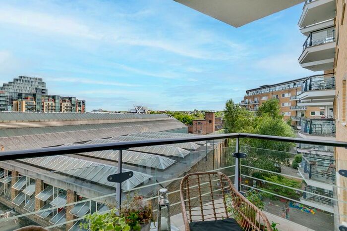 2 Bedroom Flat To Rent In Smugglers Way, London, SW18