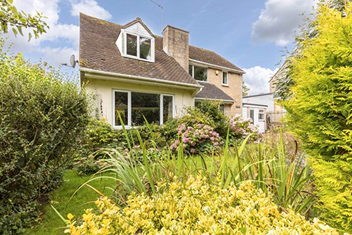 3 Bedroom Detached House For Sale In Radbone Hill, Over Norton, OX7