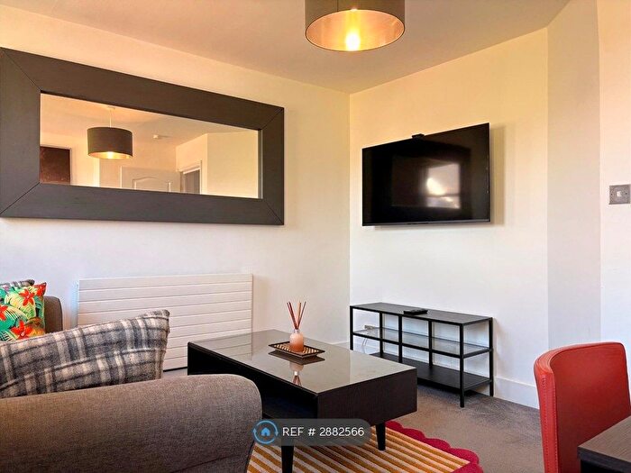 1 Bedroom Flat To Rent In Holly Road, Twickenham, TW1