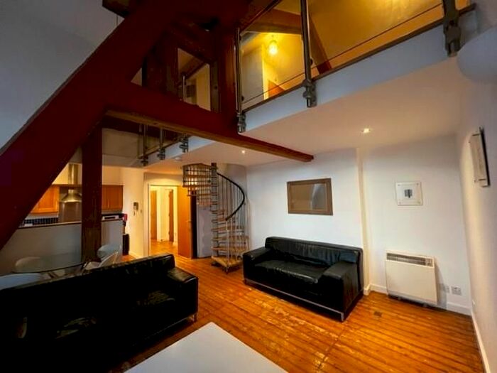 2 Bedroom Flat To Rent In County House, Vicar Lane, LS1