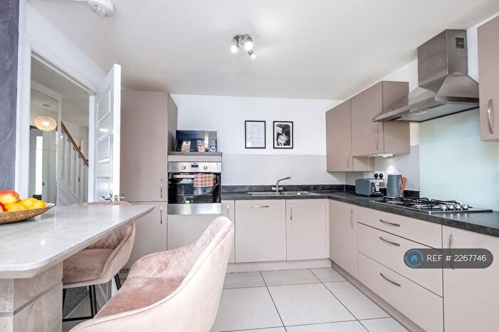 4 Bedroom Semi-Detached House To Rent In Drake Avenue, Peterborough, PE2