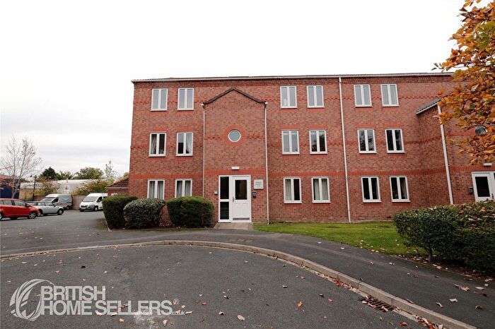2 Bedroom Flat For Sale In Darwin Close, York, North Yorkshire, YO31