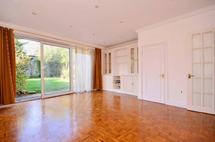 3 Bedroom House To Rent In Townley Road, Dulwich Village, London, SE22