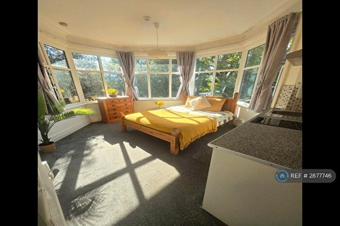 Studio To Rent In Queens Park Gardens, Bournemouth, BH8