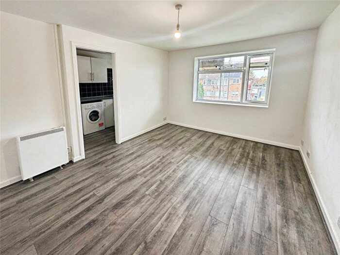 2 Bedroom Flat To Rent In Fieldview Close, Exhall, Coventry, Warwickshire, CV7