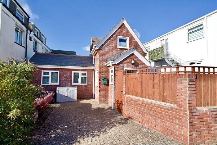1 Bedroom Detached House For Sale In Old Parish Lane, Weymouth, DT4