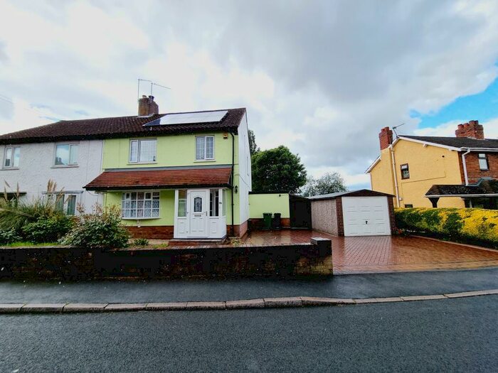 4 Bedroom House To Rent In Fulwood Crescent, Dudley, DY2