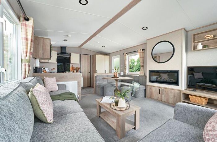 2 Bedroom Caravan For Sale In Gower, Oxwich, SA3