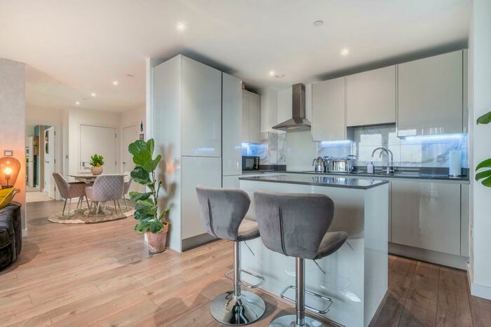2 Bedroom Apartment To Rent In Heritage Tower, East Ferry Road, Canary Wharf, E14