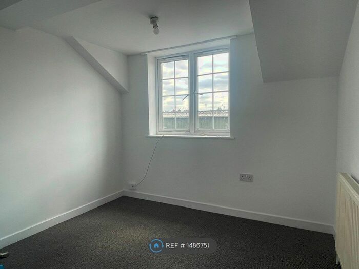 2 Bedroom Flat To Rent In Dartford Road, Leicester, LE2