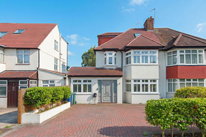 5 Bedroom Semi-Detached House For Sale In Sandringham Gardens, North Finchley, London, N12