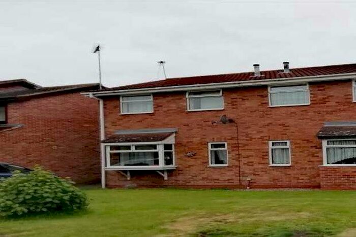 3 Bedroom Semi-Detached House To Rent In Dallow Crescent, Burton-On-Trent, DE14