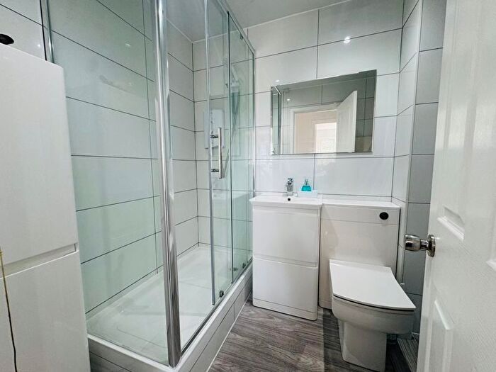 1 Bedroom Flat For Sale In Horse Shoe Crescent, Northolt, UB5