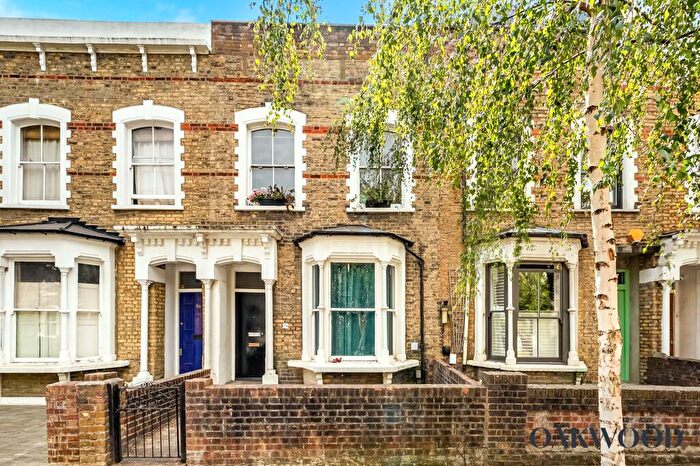1 Bedroom Flat To Rent In Sydner Road, London, N16