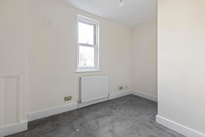 1 Bedroom Apartment To Rent In South Birkbeck Road, Leyton, London, E11