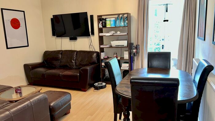 2 Bedroom Flat To Rent In Osborne Terrace, Jesmond, Newcastle Upon Tyne, NE2