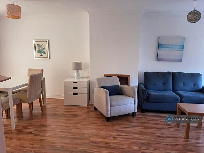 2 Bedroom Flat To Rent In Castle Row, Cambridge, CB3