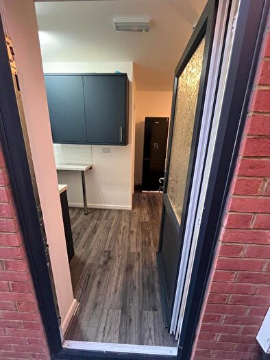 1 Bedroom Flat To Rent In Woodland Avenue, Luton, Bedfordshire, LU3