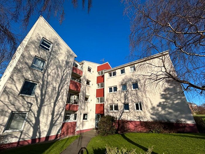 2 Bedroom Flat To Rent In North Gyle Grove, Corstorphine, Edinburgh, EH12