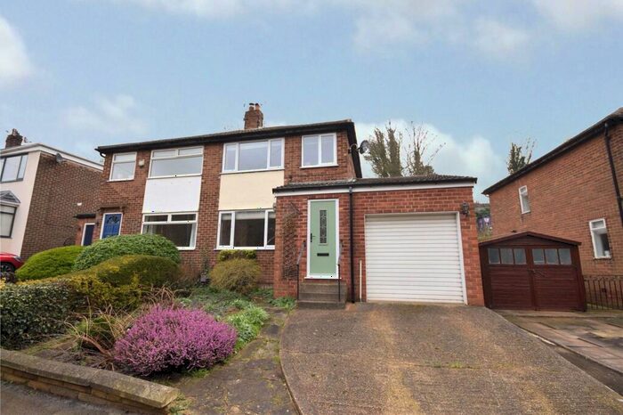 3 Bedroom Semi-Detached House To Rent In Oxford Drive, Kippax, Leeds, LS25