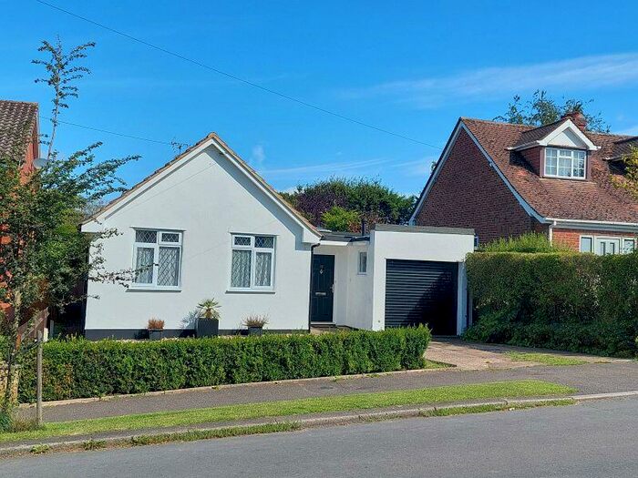 4 Bedroom Bungalow For Sale In Howard Road, Great Bookham, KT23