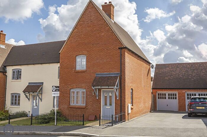 3 Bedroom End Of Terrace House For Sale In Marne Way, Brackley, NN13