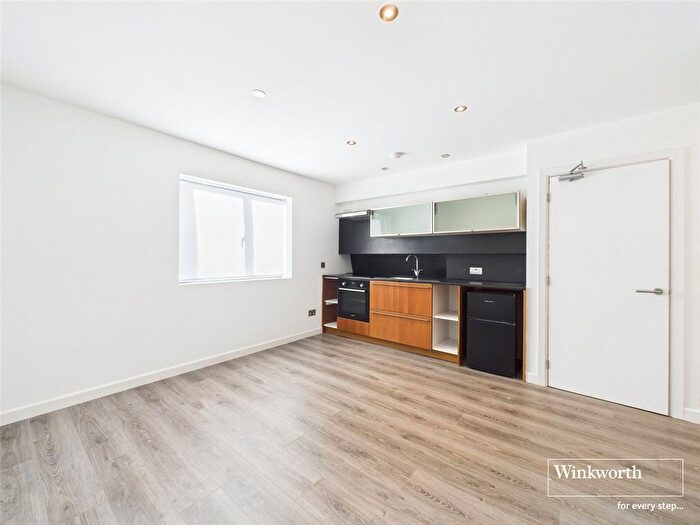 1 Bedroom Flat To Rent In Shaftesbury Avenue, Kenton, Harrow, HA3