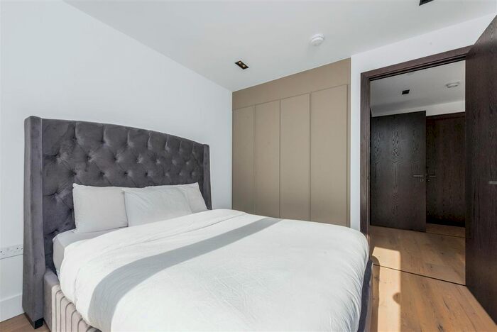 1 Bedroom Flat To Rent In Keybridge House, Exchange Gardens, Vauxhall, London, SW8