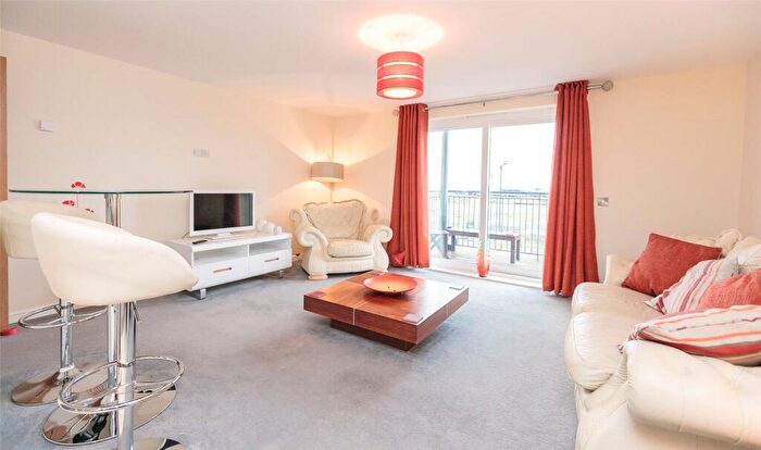3 Bedroom Flat To Rent In Hesperus Broadway, Edinburgh, EH5