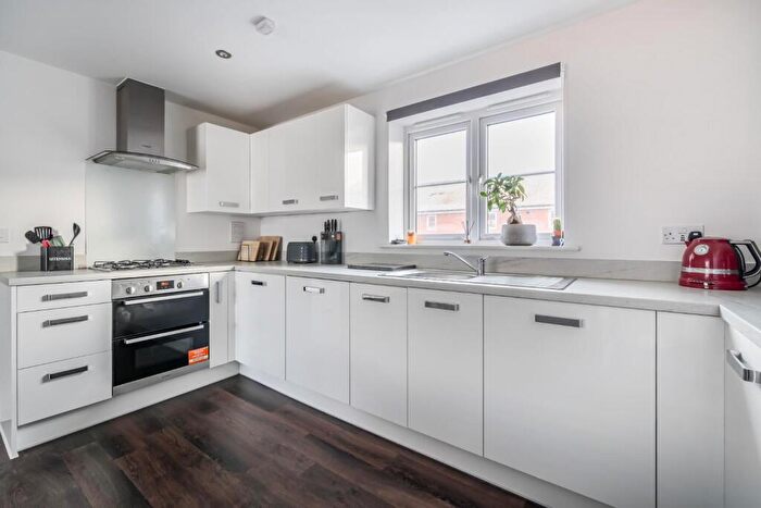 2 Bedroom Apartment For Sale In Worrall Drive, Wouldham, Rochester, ME1