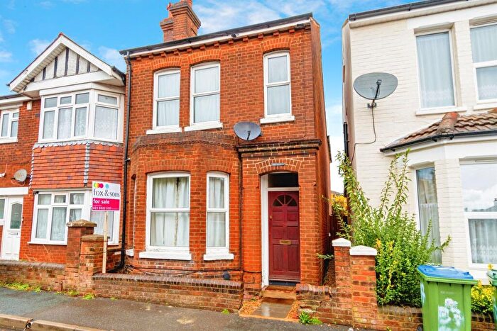 3 Bedroom Semi-Detached House For Sale In Mordaunt Road, Southampton, SO14