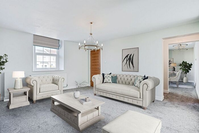 4 Bedroom Detached House For Sale In Wakefield Road, Normanton, WF6