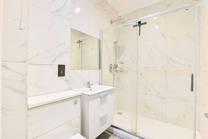 1 Bedroom Flat To Rent In Bassett Road, North Kensington, London, W10